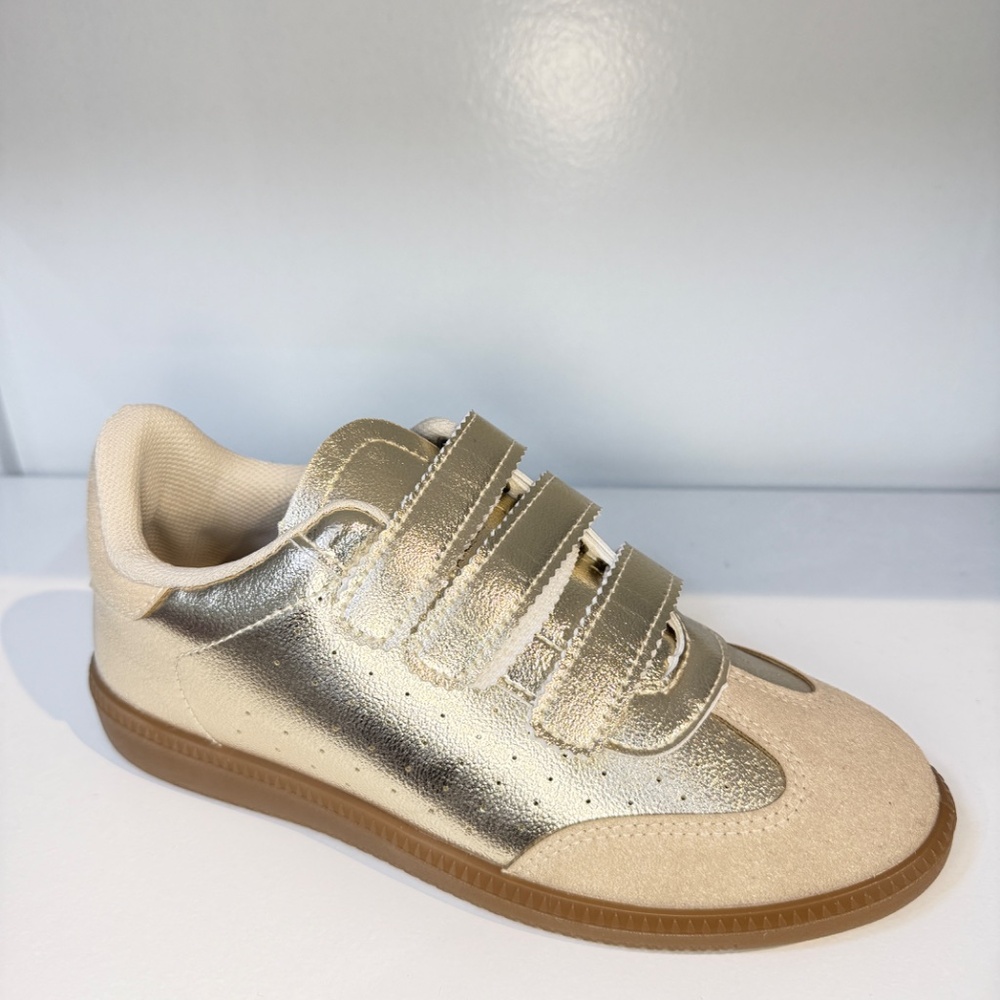 Stylish & Comfortable Women's Fashion Sneakers  Lightweight 3029